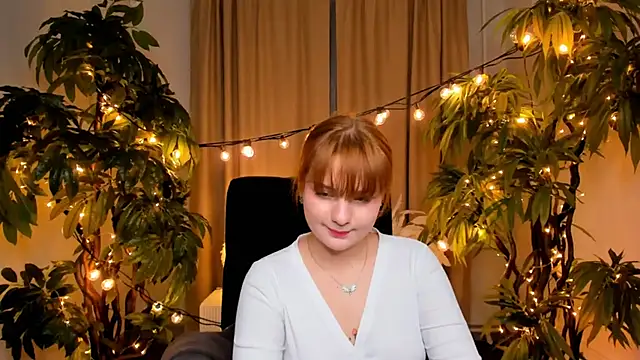 Snapshot of AsiaBritney chatting on November 27, 2025, 1:24 pm AsiaBritney online show from November 27, 2025, 1:24 pm