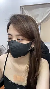 Snapshot of Lunamoon68 chatting on April 12, 2026, 5:45 am Lunamoon68 online show from April 12, 2026, 5:45 am