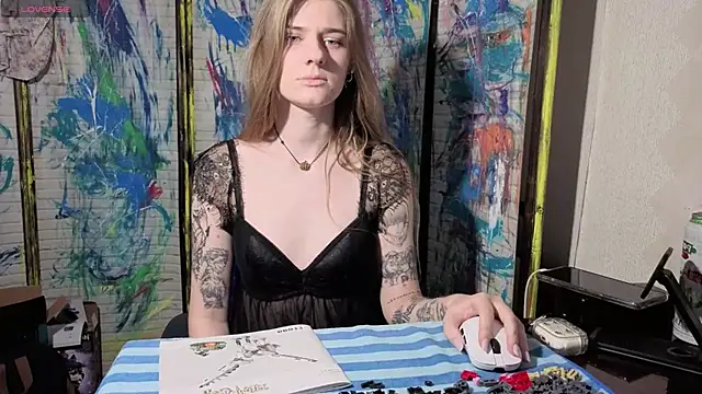 Adell Love online show from May 31, 2026, 5:09 pm