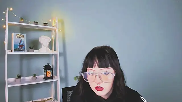 mira cool  online show from November 30, 2025, 9:24 am