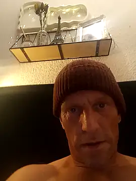 JisslDissl7981 online show from November 26, 2025, 4:41 pm