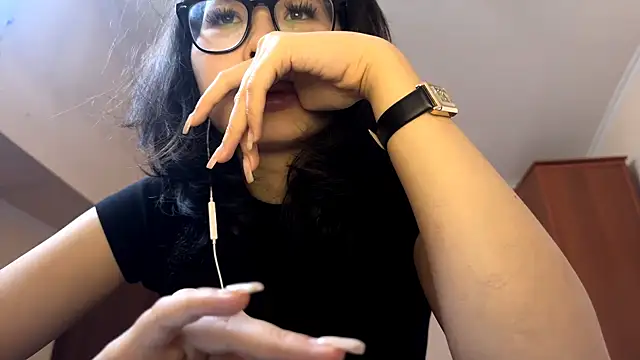 MiracleGirls online show from December 2, 2025, 6:41 am