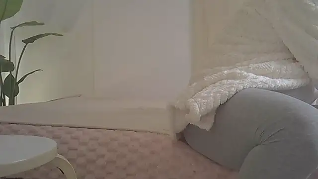 Snapshot of kyono-iyashi chatting on February 8, 2026, 2:53 pm kyono-iyashi online show from February 8, 2026, 2:53 pm