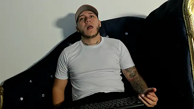 Snapshot of rayder_TG chatting on January 14, 2026, 2:23 pm rayder TG online show from January 14, 2026, 2:23 pm