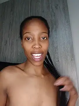 MsParisSmith online show from April 14, 2026, 7:53 pm