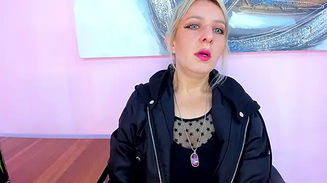 samanta-fox online show from November 27, 2025, 4:31 pm