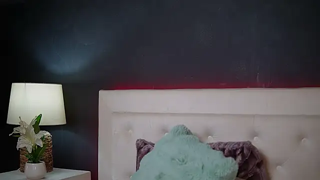 JosieLili online show from January 12, 2026, 6:13 pm