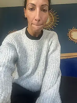 Soniaxxx31 online show from November 27, 2025, 12:18 pm