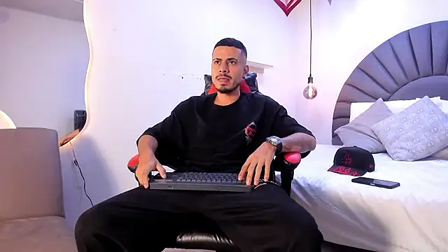 MatthewCullen online show from March 25, 2026, 4:07 am