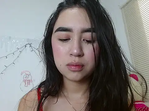 Snapshot of SiennaLorens chatting on December 18, 2025, 2:56 pm SiennaLorens online show from December 18, 2025, 2:56 pm