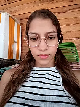 Snapshot of Vanneskk chatting on February 10, 2026, 7:40 pm Vanneskk online show from February 10, 2026, 7:40 pm