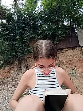 Snapshot of Vanneskk chatting on February 15, 2026, 2:58 pm Vanneskk online show from February 15, 2026, 2:58 pm