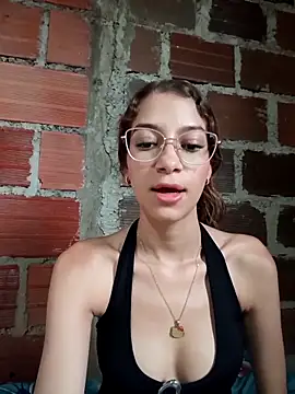 Snapshot of Vanneskk chatting on February 19, 2026, 7:43 pm Vanneskk online show from February 19, 2026, 7:43 pm