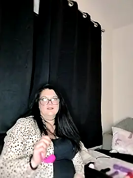 Snapshot of Hot_ScotchXX chatting on January 17, 2026, 7:28 pm Hot ScotchXX online show from January 17, 2026, 7:28 pm