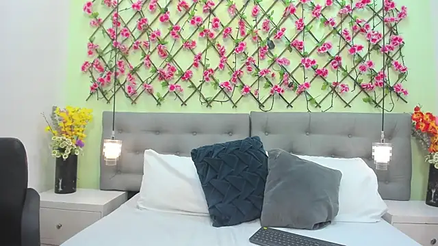 Snapshot of Luna_delvalle chatting on November 28, 2025, 5:54 am Luna delvalle online show from November 28, 2025, 5:54 am