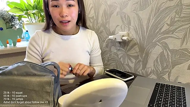 Snapshot of ShaeLucarell chatting on November 28, 2025, 7:11 am ShaeLucarell online show from November 28, 2025, 7:11 am