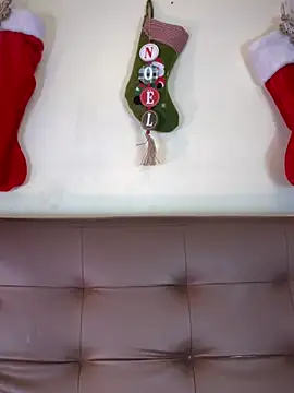 ZoeyFierce online show from December 18, 2025, 1:50 pm