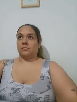 LoreinnFox online show from May 16, 2026, 9:46 pm