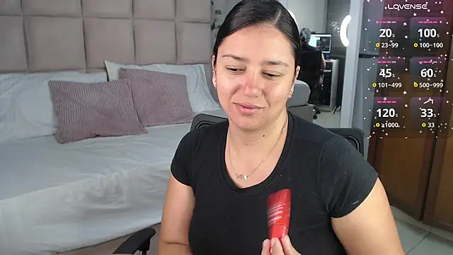 KaylaVonn online show from February 19, 2026, 4:19 am