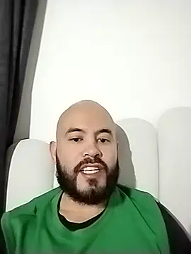 Snapshot of Duglass_tomson chatting on November 28, 2025, 9:06 pm Duglass tomson online show from November 28, 2025, 9:06 pm