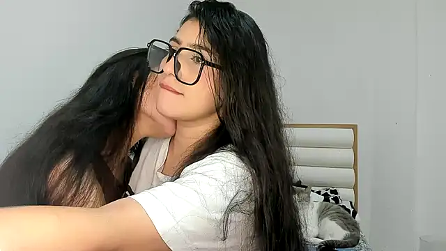 Snapshot of ROUS_SWEET_ chatting on April 5, 2026, 2:20 am ROUS SWEET online show from April 5, 2026, 2:20 am