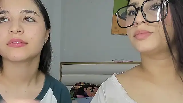 Snapshot of ROUS_SWEET_ chatting on May 18, 2026, 2:51 am ROUS SWEET online show from May 18, 2026, 2:51 am