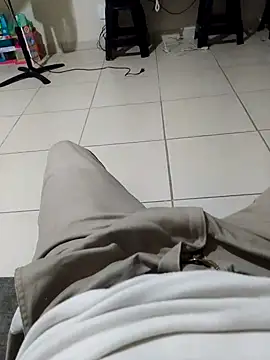 Snapshot of cristian112090 chatting on September 27, 2025, 3:33 am cristian112090 online show from September 27, 2025, 3:33 am