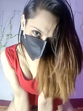 HONEY BEBS online show from December 13, 2025, 8:47 pm