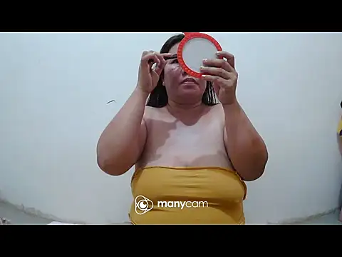 Snapshot of hottiemama69 chatting on May 14, 2026, 10:22 am hottiemama69 online show from May 14, 2026, 10:22 am