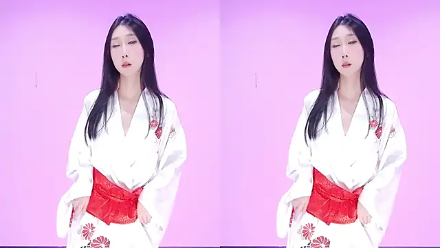 Miss-Girl online show from January 5, 2026, 5:27 pm