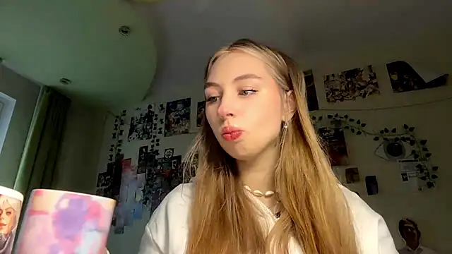 Snapshot of AmandaVyhnal chatting on November 28, 2025, 11:35 am AmandaVyhnal online show from November 28, 2025, 11:35 am