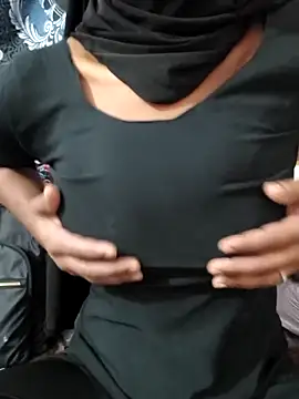 Zoyaa-Zubair online show from December 21, 2025, 7:48 am