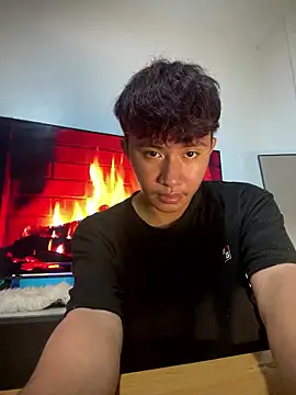 asiantwink0000 online show from January 8, 2026, 5:04 pm