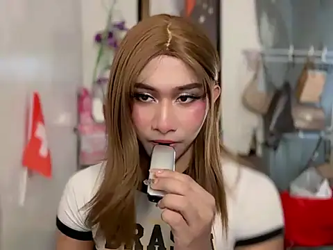 asiantwink0000 online show from June 25, 2026, 11:42 pm