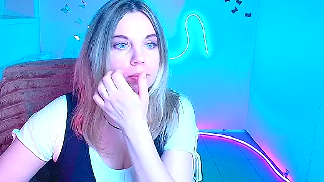 Amanda Swannn online show from April 9, 2026, 6:19 am