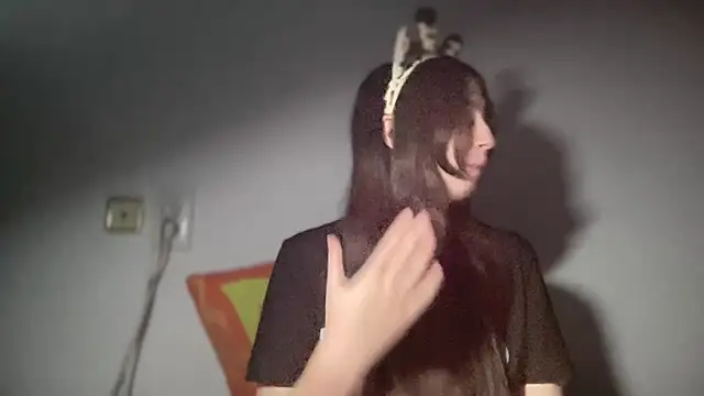 Snapshot of Aphr0ditee chatting on January 6, 2026, 3:05 pm Aphr0ditee online show from January 6, 2026, 3:05 pm