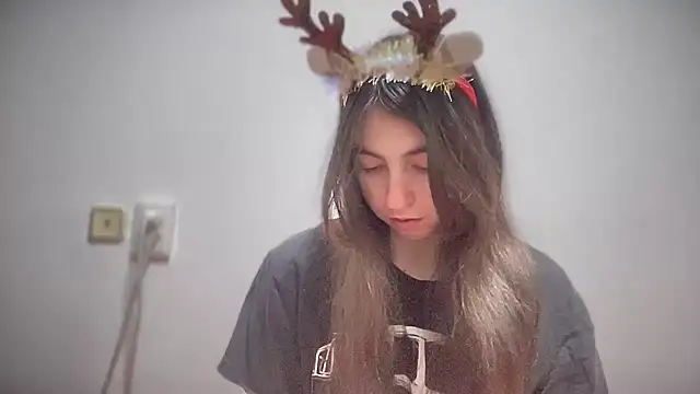 Snapshot of Aphr0ditee chatting on January 11, 2026, 3:06 pm Aphr0ditee online show from January 11, 2026, 3:06 pm