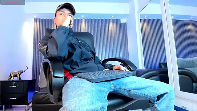 Bastthianxxx online show from December 18, 2025, 7:42 pm