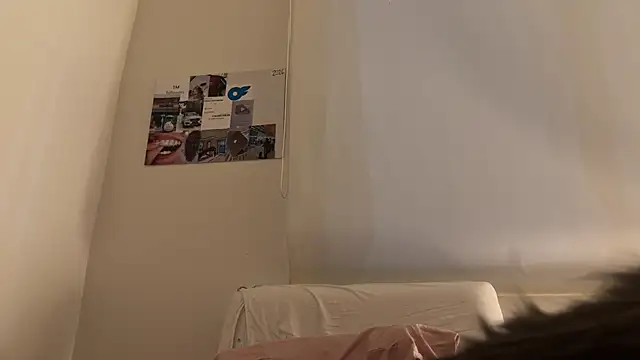 Alicatcua  online show from February 16, 2026, 2:51 am