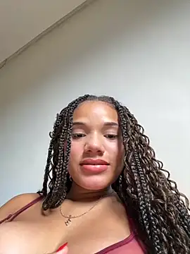 Snapshot of fan_model chatting on December 4, 2025, 6:38 pm fan model online show from December 4, 2025, 6:38 pm