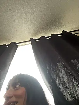 Snapshot of Mia_fiire chatting on February 7, 2026, 9:07 pm Mia fiire online show from February 7, 2026, 9:07 pm