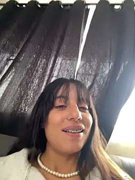 Snapshot of Mia_fiire chatting on February 23, 2026, 7:11 pm Mia fiire online show from February 23, 2026, 7:11 pm