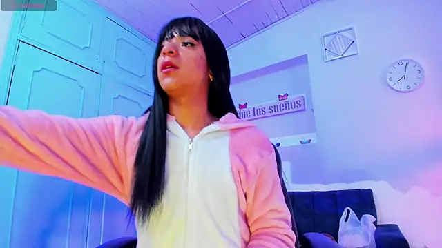 Hot Darliing online show from January 13, 2026, 1:05 pm