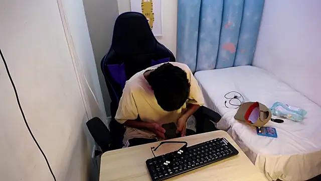 Lil babyyy  online show from December 3, 2025, 2:52 am