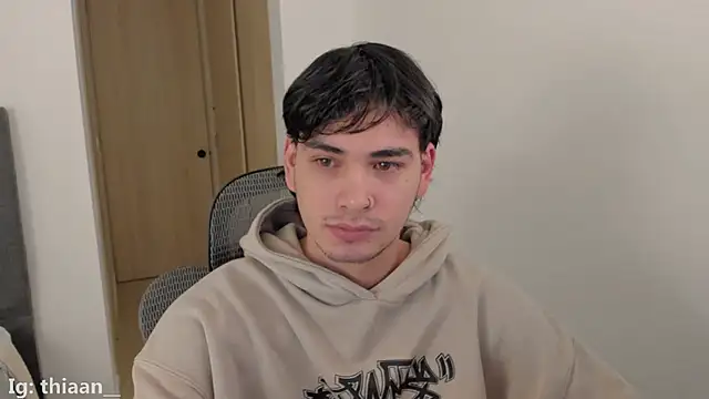 Snapshot of thiaann chatting on November 28, 2025, 10:29 am thiaann online show from November 28, 2025, 10:29 am