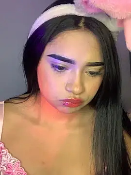 Snapshot of Angie_bunny_ chatting on November 28, 2025, 12:24 am Angie bunny online show from November 28, 2025, 12:24 am