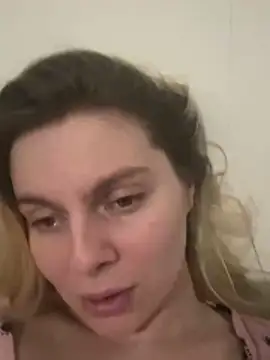 Snapshot of d0uble_trouble chatting on January 18, 2026, 6:12 pm d0uble trouble online show from January 18, 2026, 6:12 pm