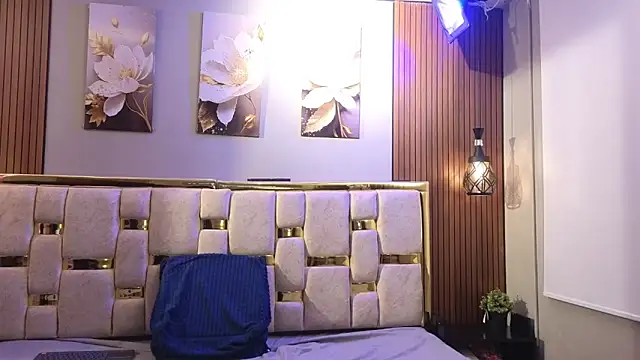  Caroline34 online show from April 17, 2026, 10:29 am