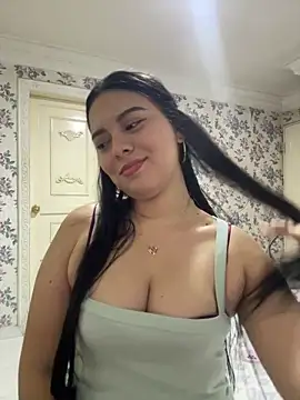 Snapshot of sweet_ruby_ chatting on June 7, 2026, 1:32 am sweet ruby online show from June 7, 2026, 1:32 am