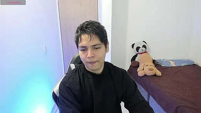 Snapshot of Asta_YunoXXX chatting on April 5, 2026, 11:57 pm Asta YunoXXX online show from April 5, 2026, 11:57 pm